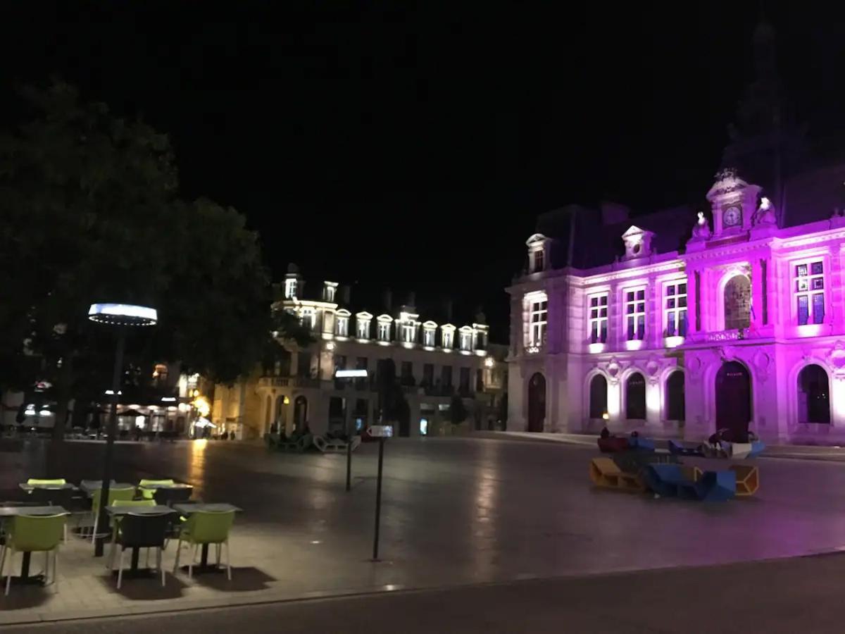 Le Square : Appartement Climatise En Centre Ville Poitiers Buitenkant foto