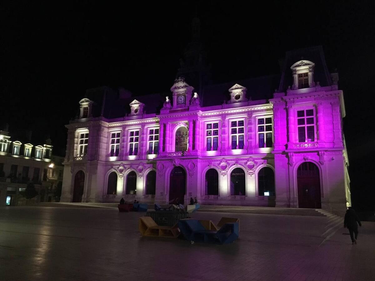 Le Square : Appartement Climatise En Centre Ville Poitiers Buitenkant foto